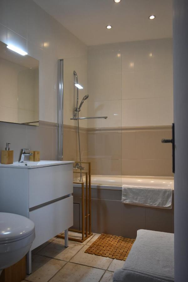 Au Logis De Pezenas Apartment ภายนอก รูปภาพ